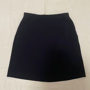 UNIQLO black skirt